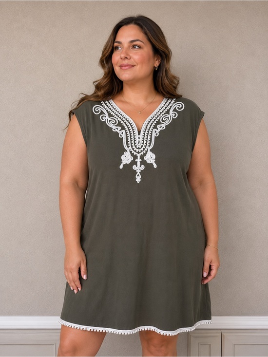 Alfani Dresses & Skirts - NWT $99.50 MSRP Alfani Green Sleeveless Shift Dress with Embroidered V-Neck